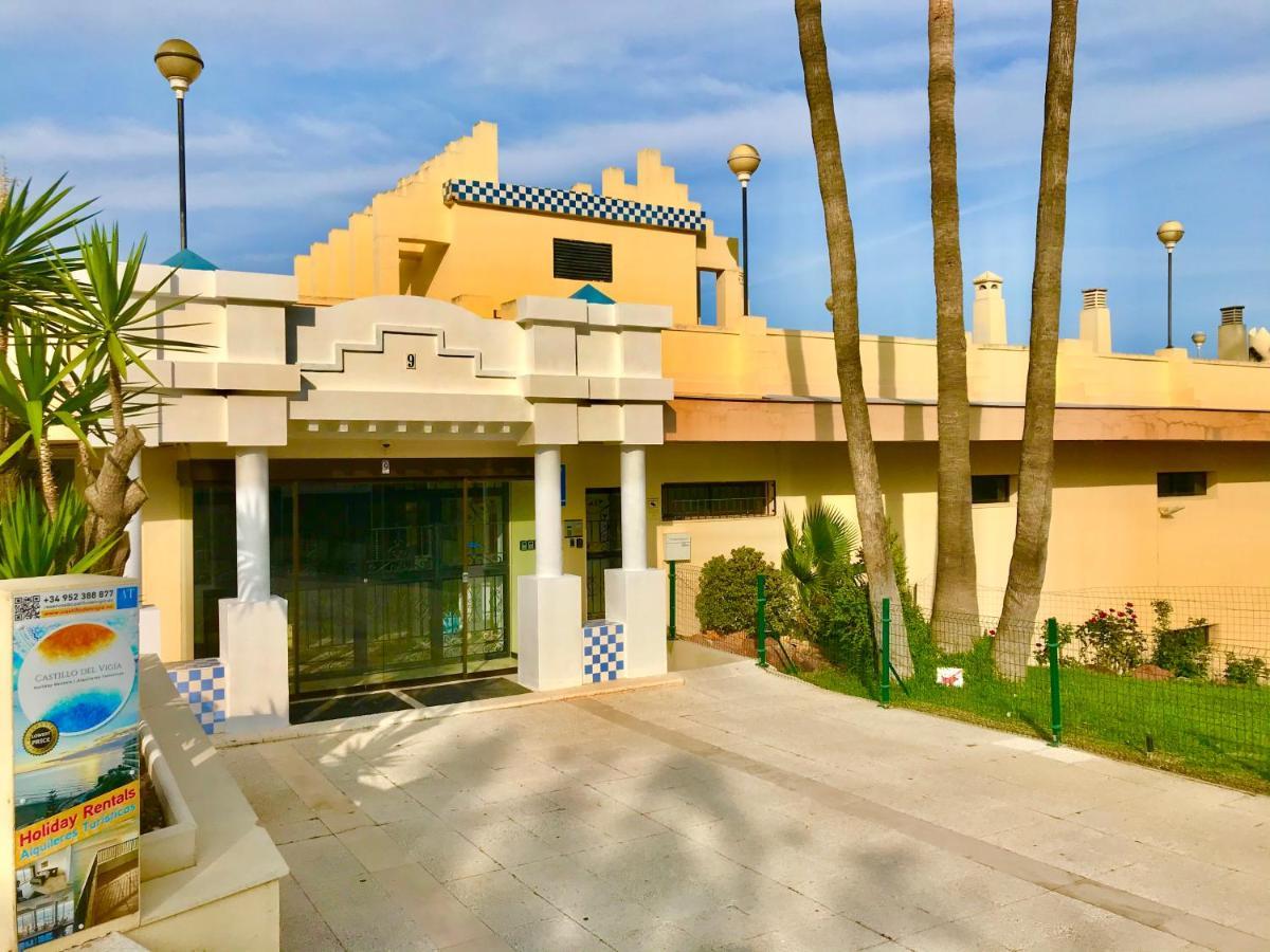 Apartamentos Turisticos Castillo Del Vigia 토레몰리노스 외부 사진
