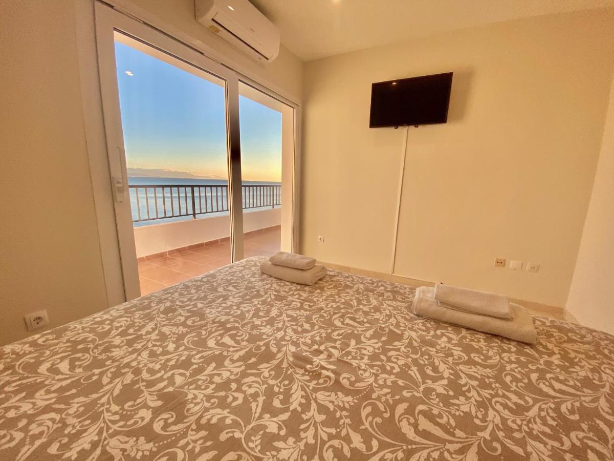 Apartamentos Turisticos Castillo Del Vigia 토레몰리노스 외부 사진