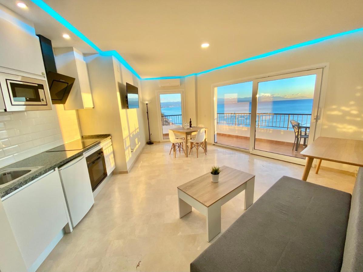 Apartamentos Turisticos Castillo Del Vigia 토레몰리노스 외부 사진