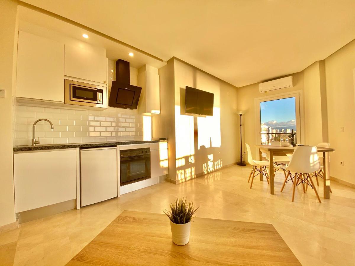 Apartamentos Turisticos Castillo Del Vigia 토레몰리노스 외부 사진