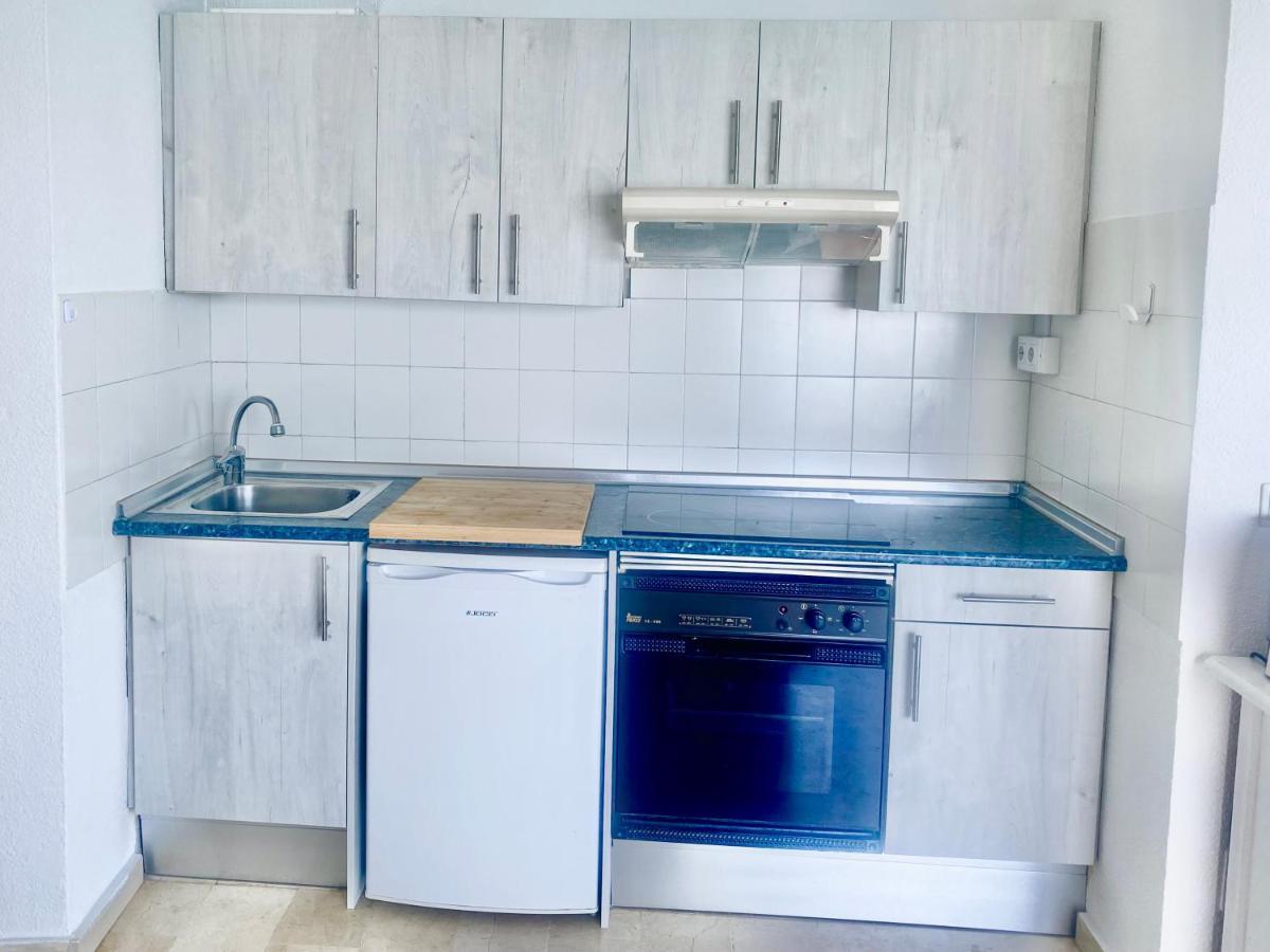 Apartamentos Turisticos Castillo Del Vigia 토레몰리노스 외부 사진