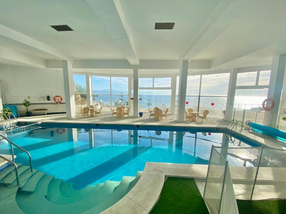Apartamentos Turisticos Castillo Del Vigia 토레몰리노스 외부 사진