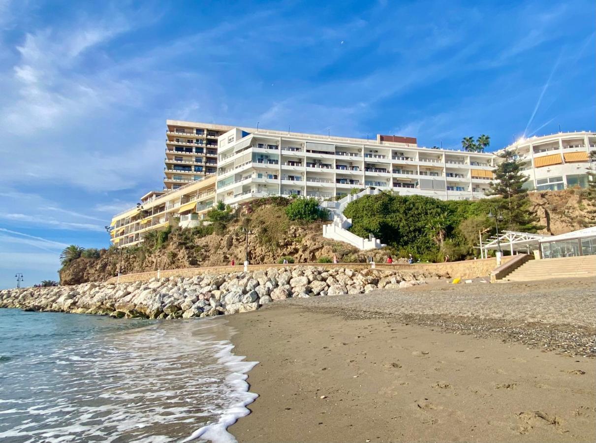 Apartamentos Turisticos Castillo Del Vigia 토레몰리노스 외부 사진