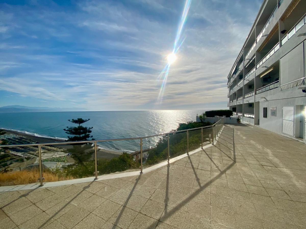 Apartamentos Turisticos Castillo Del Vigia 토레몰리노스 외부 사진